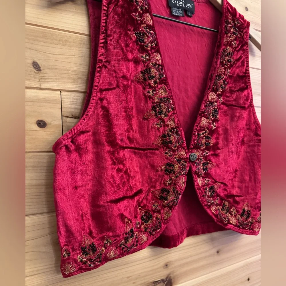 VNTG Carole Little Medium Crimson Velvet Embroidered Beaded Cropped Vest Floral